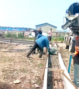 【用戶反饋】魯樽自動上料攪拌車，一條龍服務(wù)新農(nóng)村基礎(chǔ)設(shè)施建設(shè)